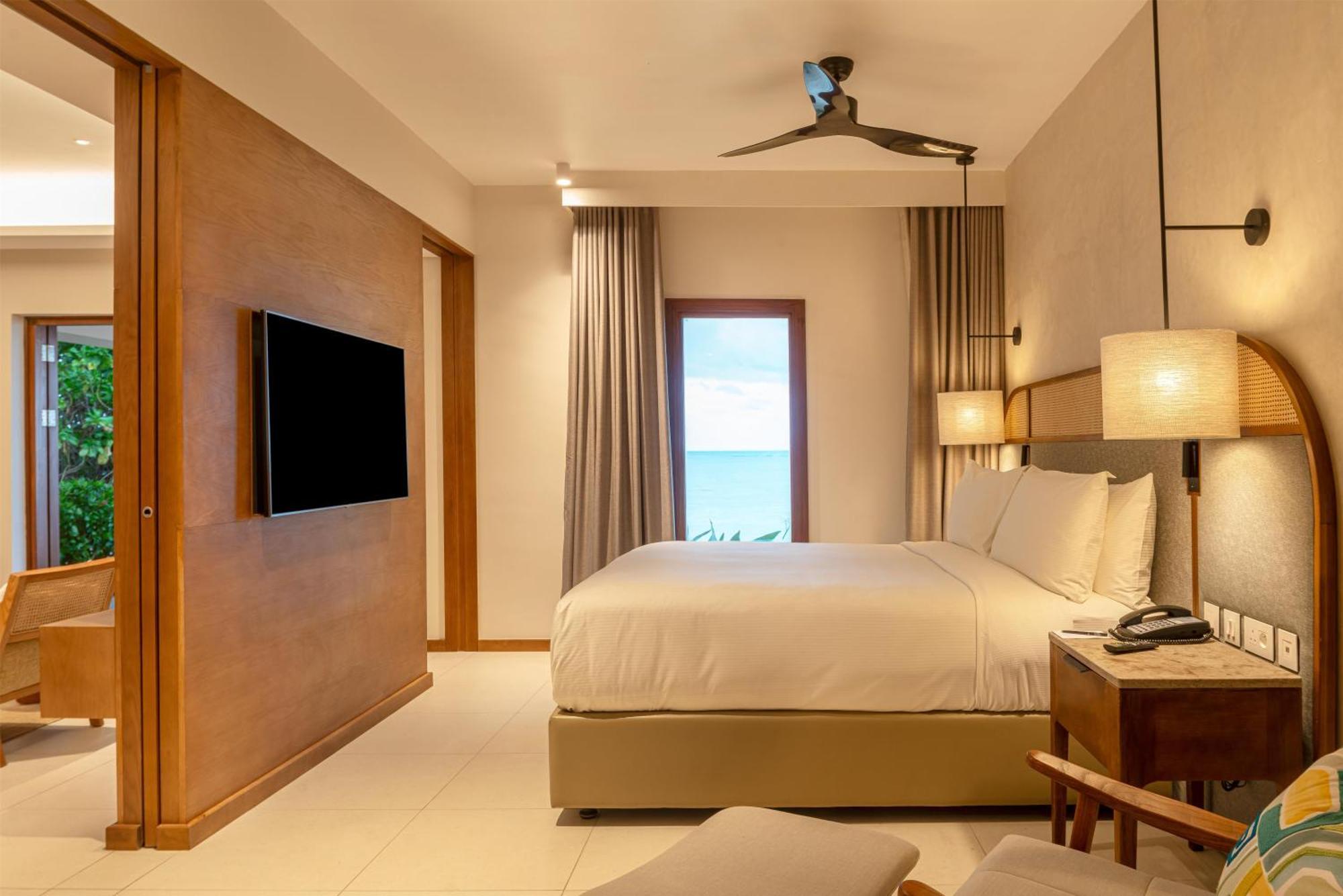 Beachfront Junior Suite,1765824511:JPEG